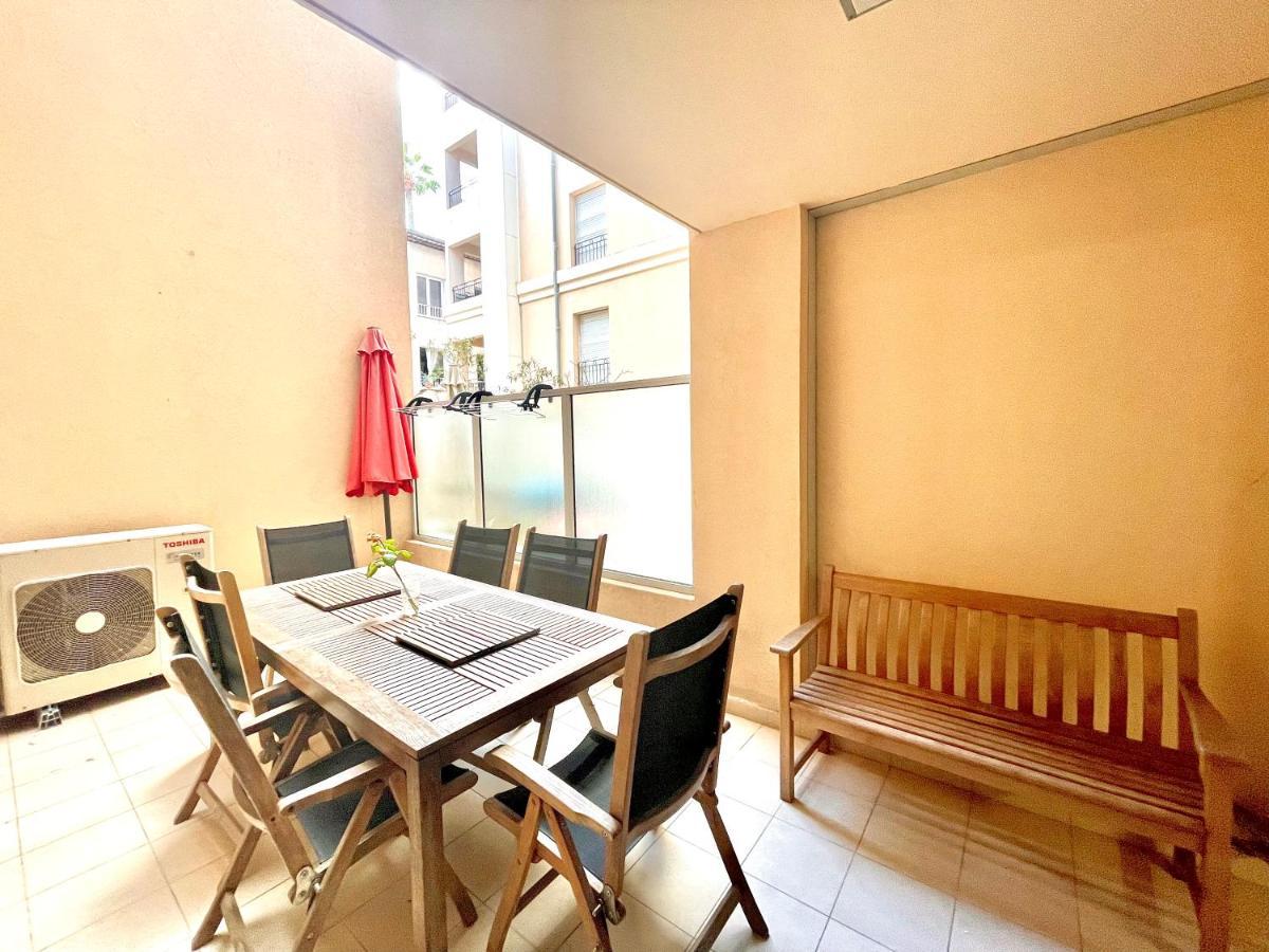 Jolie 3 Pièces Avec Terrasse Au Vieux Port, à 2 Pas Des Plages Et Du Palais. Appartamento Cannes